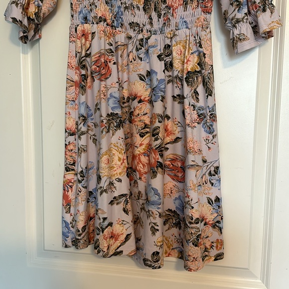 Wayf Smocked Floral Dress - Size XS - Picture 5 of 9